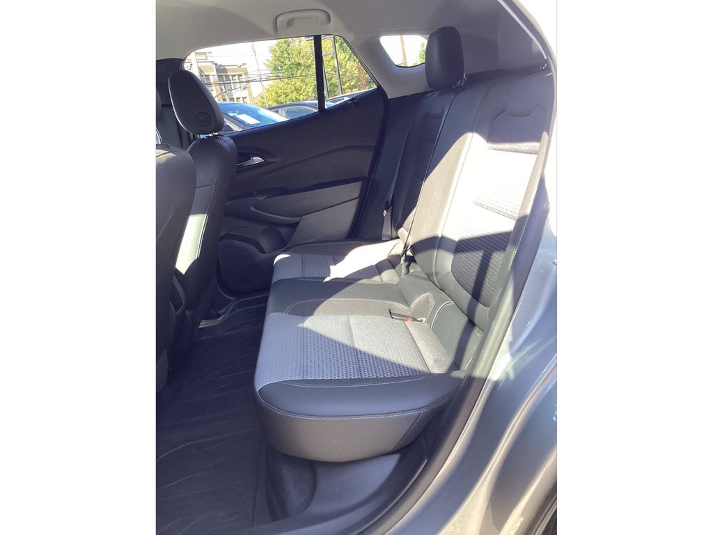 Used 2024 Chevrolet Trax SUV