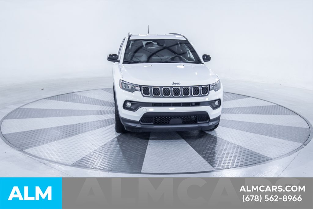 Used 2024 White Jeep Latitude image 14