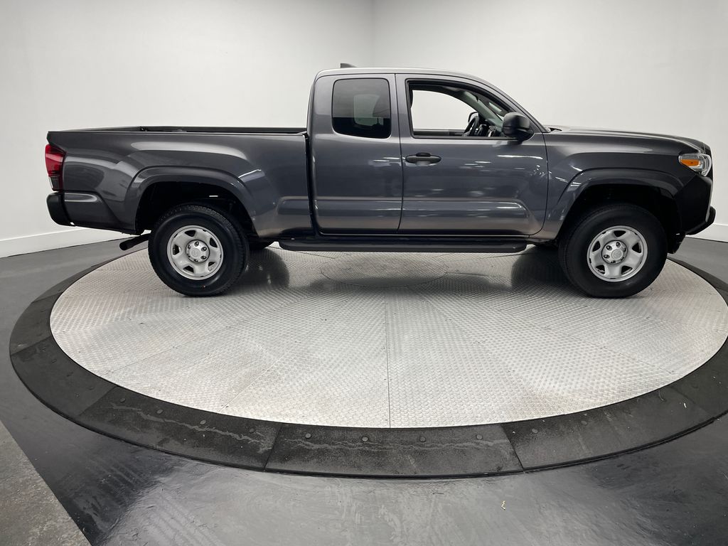 Thumbnail: 2019 Toyota Tacoma - 4