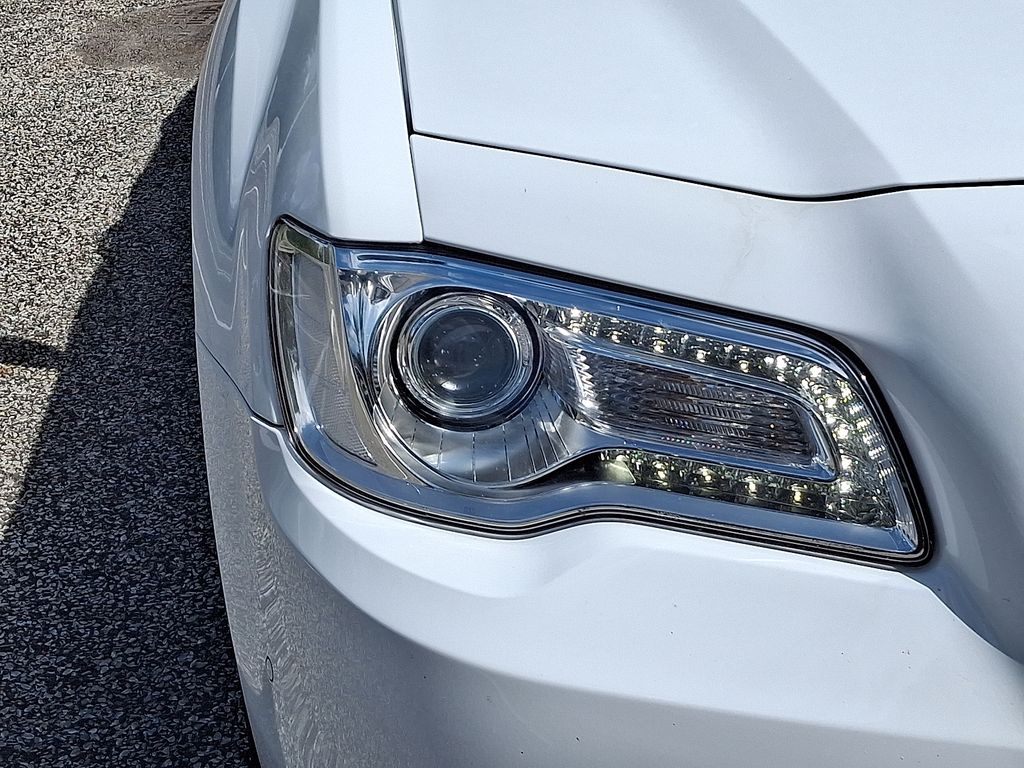 Thumbnail: 2019 Chrysler 300 - 9