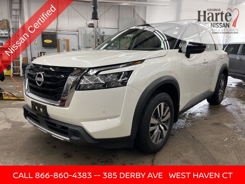 2024 Nissan Pathfinder SL