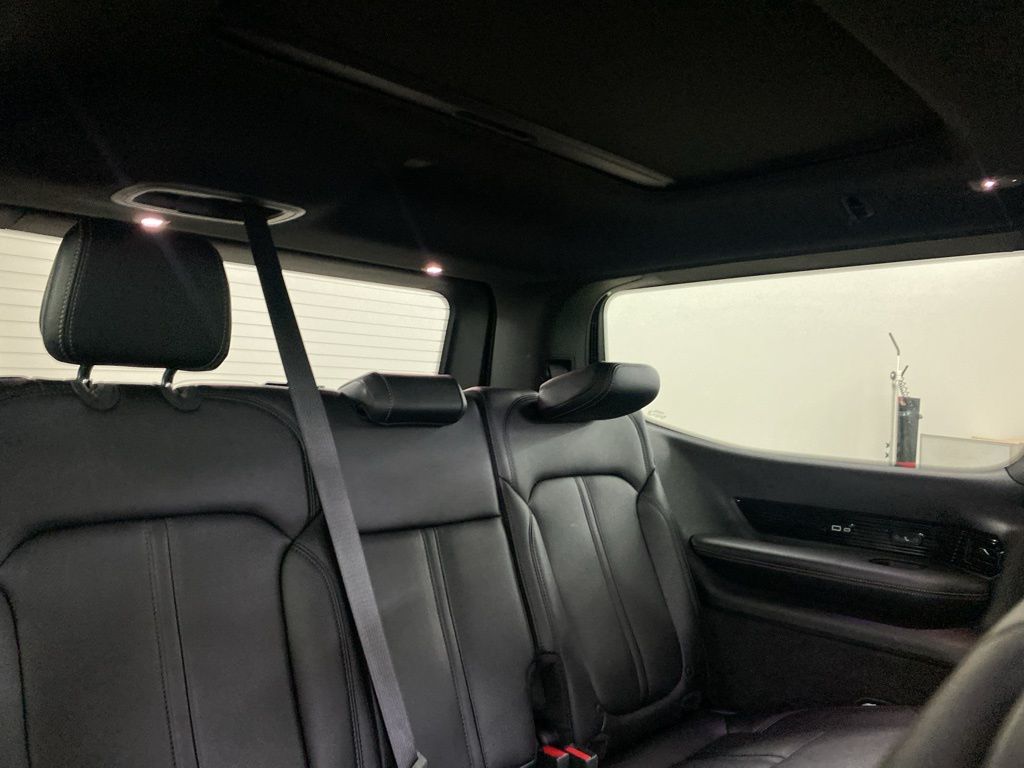 2024 Jeep Grand Wagoneer photo