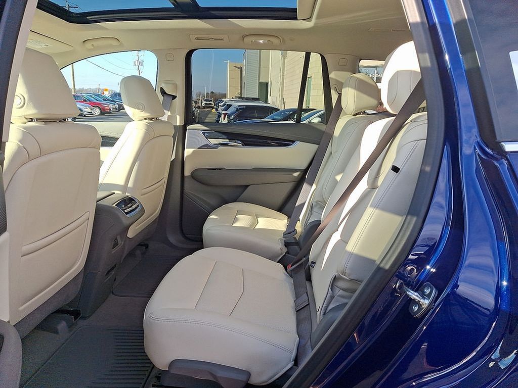 Thumbnail: 2025 Cadillac XT6 - 5