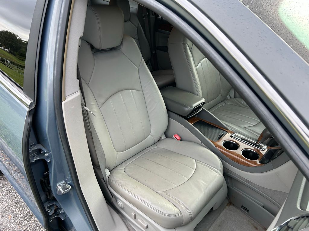 Thumbnail: 2008 Buick Enclave - 15
