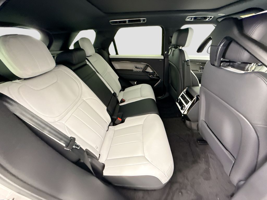 Thumbnail: 2026 Land Rover Range Rover Sport - 21