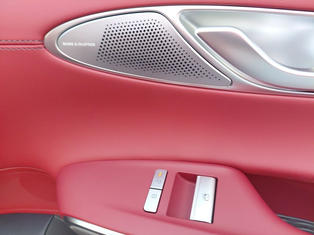 Thumbnail: 2026 Genesis GV70 - 24