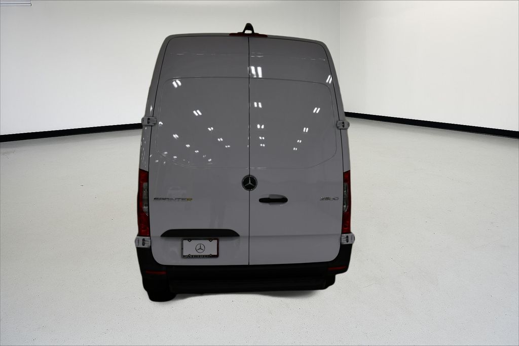 Thumbnail: 2026 Mercedes-Benz Sprinter - 7