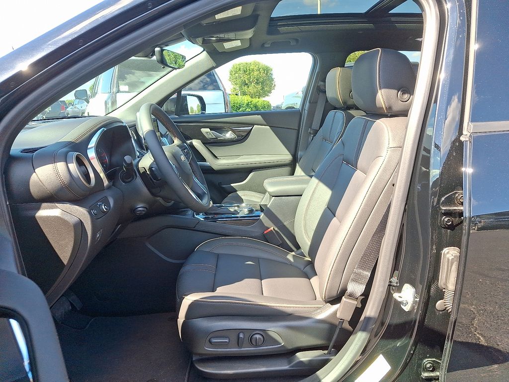 Thumbnail: 2025 Chevrolet Blazer - 6