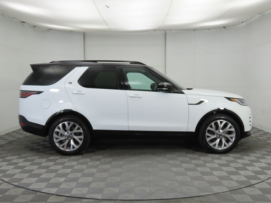 Thumbnail: 2026 Land Rover Discovery - 4