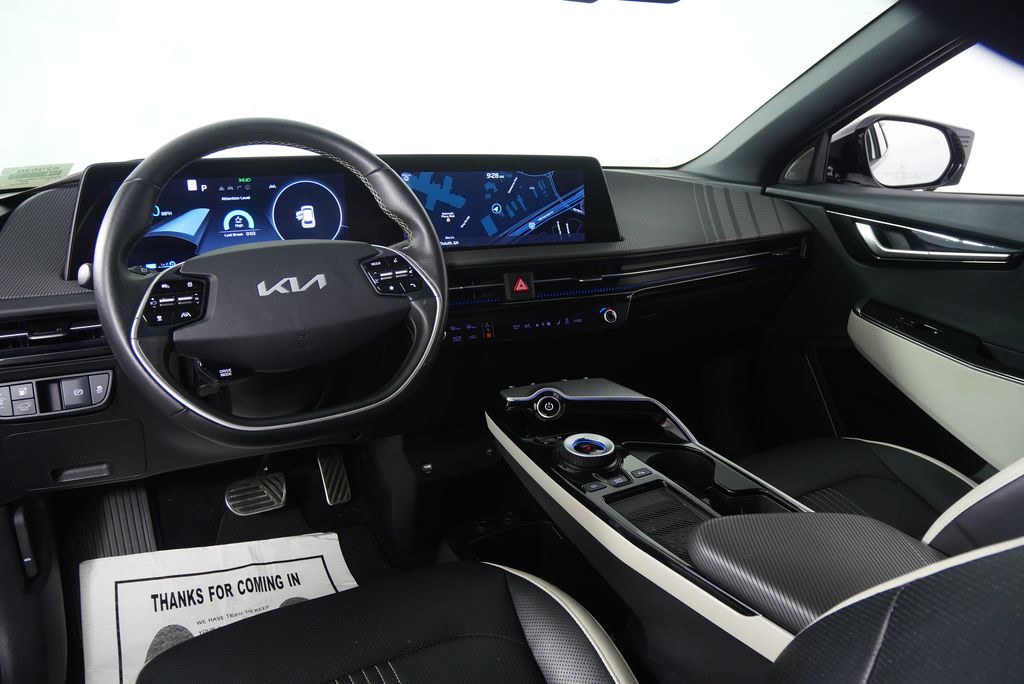 Thumbnail: 2022 Kia EV6 - 19