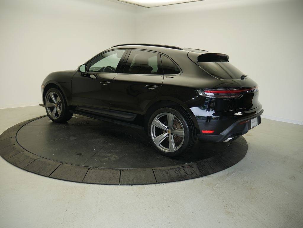 Thumbnail: 2023 Porsche Macan - 3