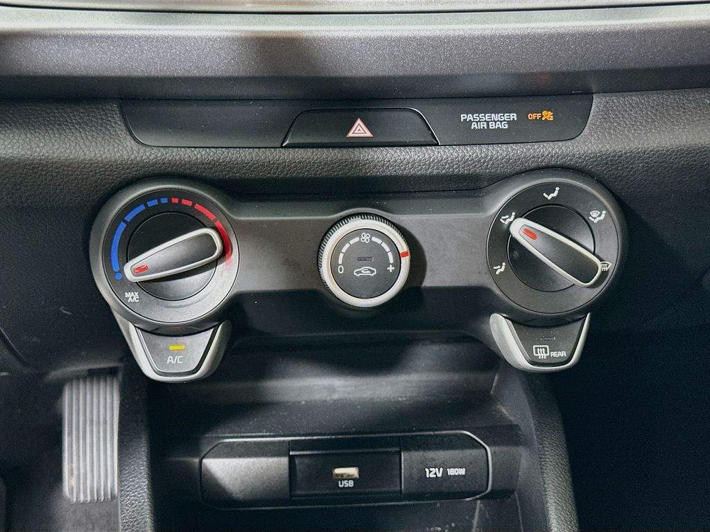 Thumbnail: 2023 Kia Rio - 15