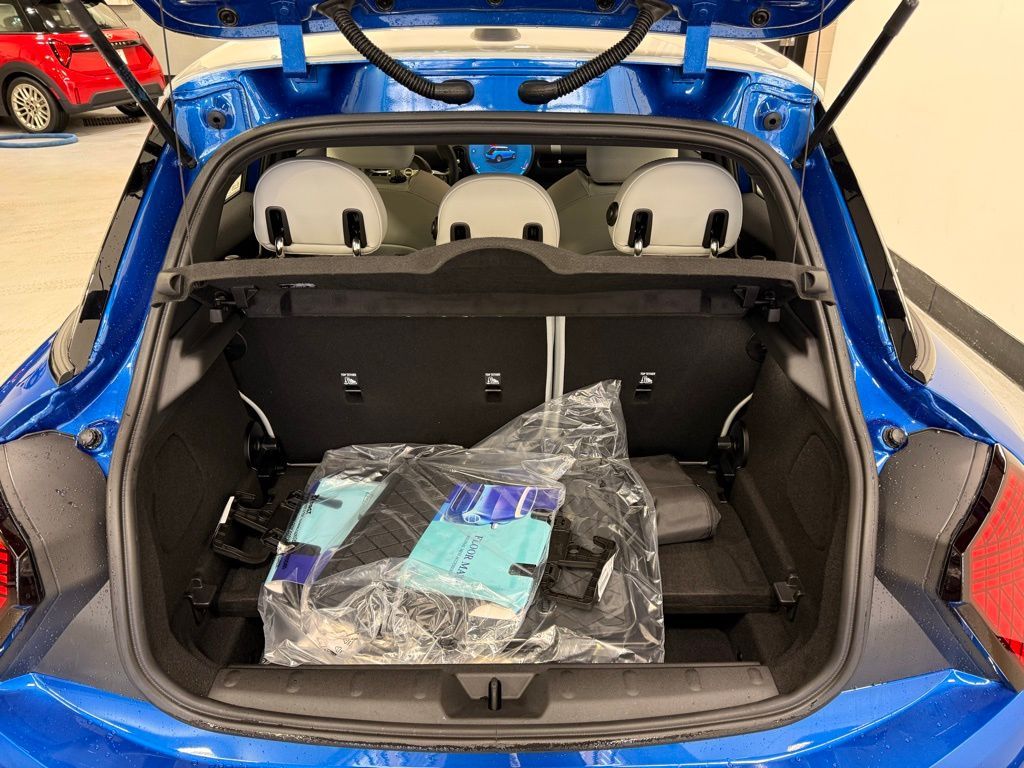 Thumbnail: 2026 MINI Cooper - 23