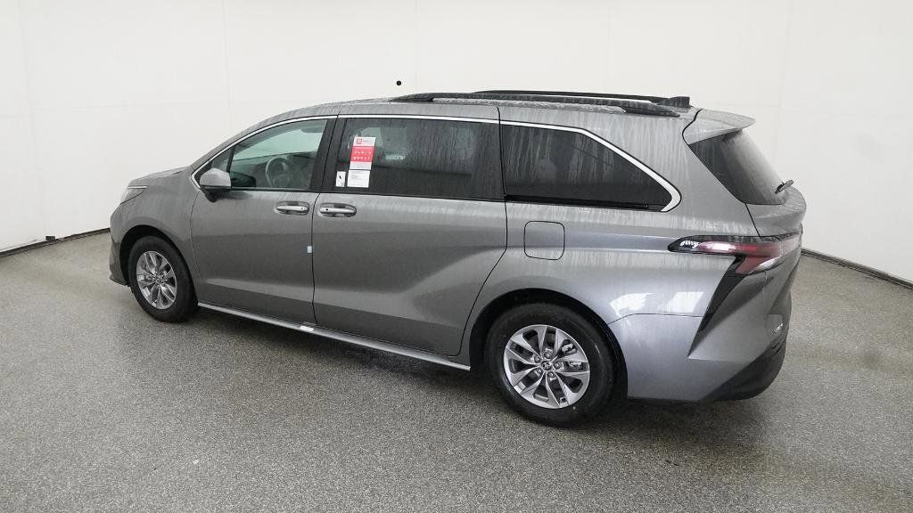 Thumbnail: 2026 Toyota Sienna - 24