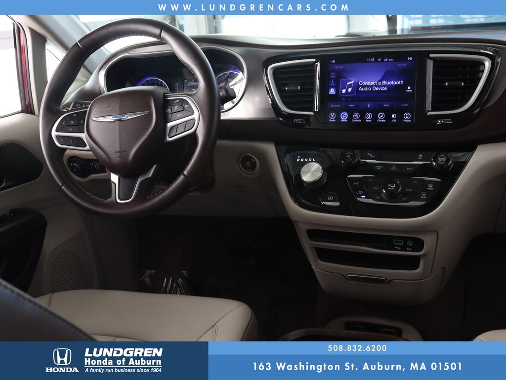 2017 Chrysler Pacifica Touring L 15