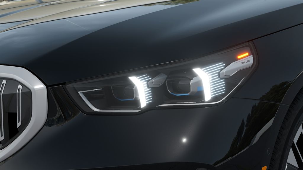 Thumbnail: 2026 BMW i5 - 30