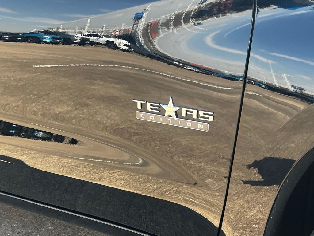 2026 Chevrolet Silverado 1500 LT - 9