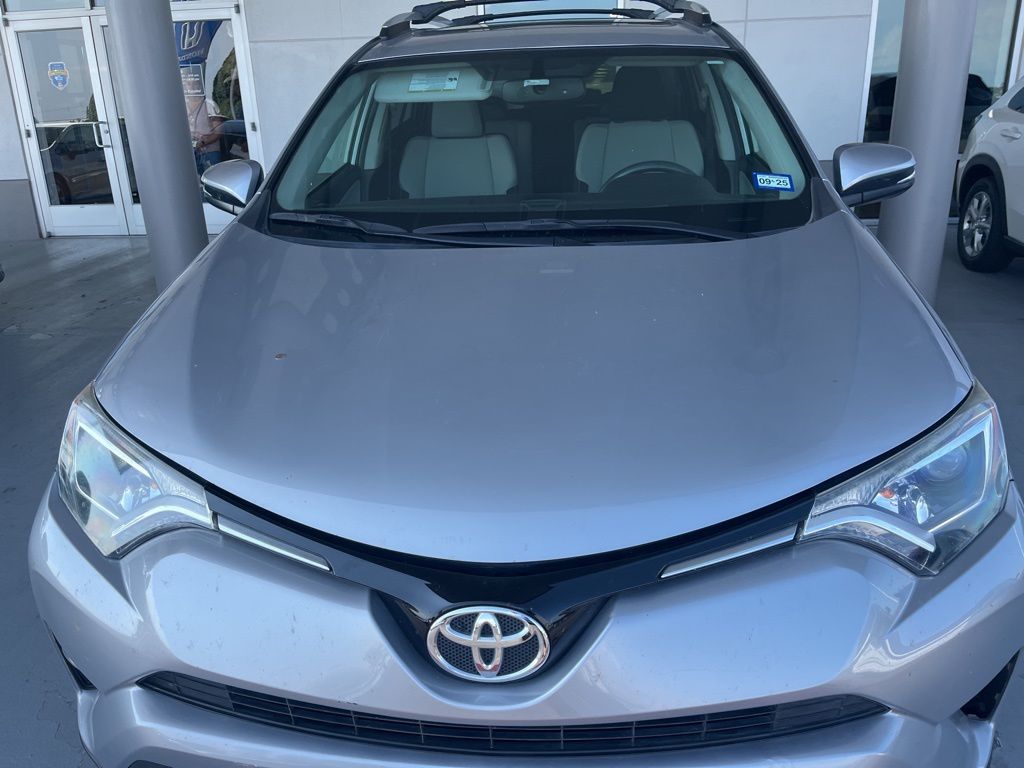 2016 Toyota RAV4 XLE 2