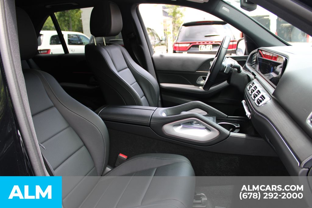 Used 2025 Black Mercedes-Benz GLE 450e image 28