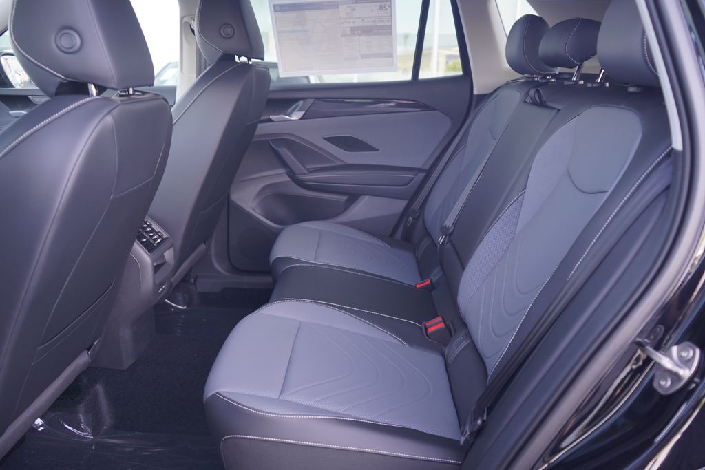 Thumbnail: 2025 Volkswagen Tiguan - 7