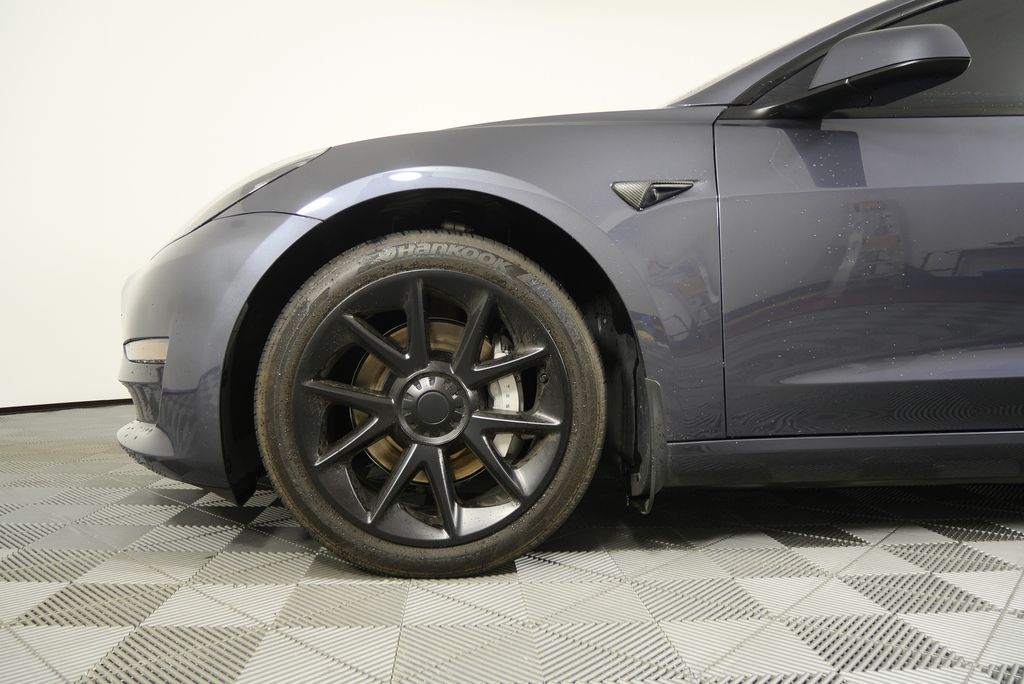 Thumbnail: 2023 Tesla Model 3 - 7