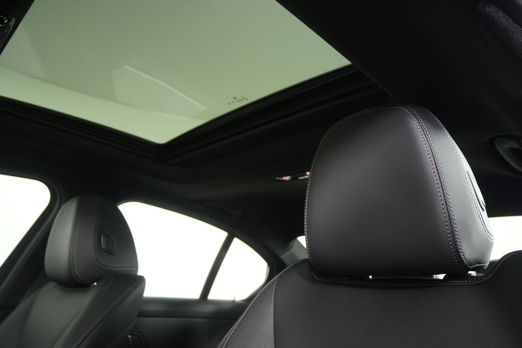 Thumbnail: 2025 BMW 3 Series - 11