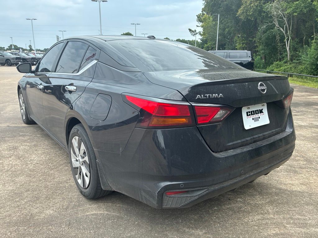 2025 Nissan Altima 2.5 S Black at Central Houston Nissan
