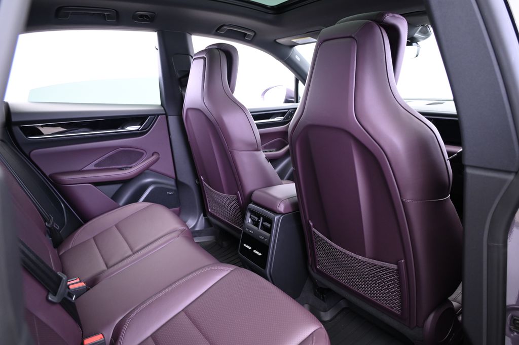 Thumbnail: 2025 Porsche Macan - 22