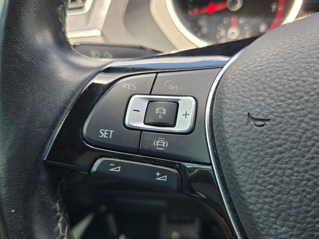 2021 Volkswagen Tiguan - $17,685