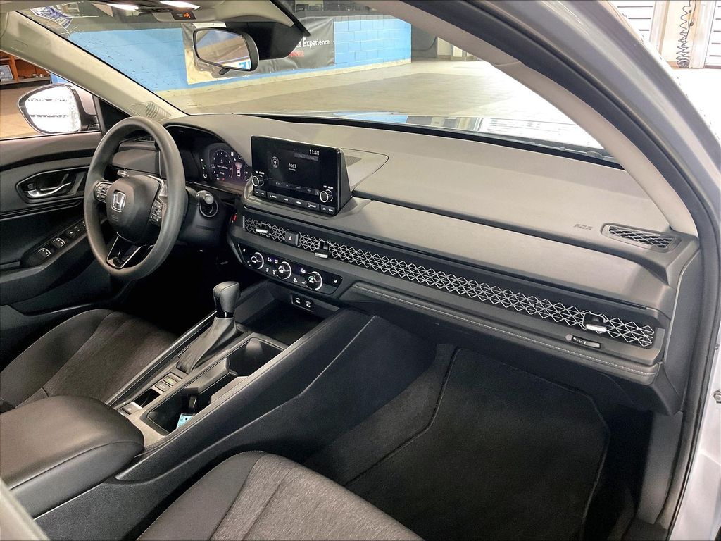 2023 Honda Accord — photo 14