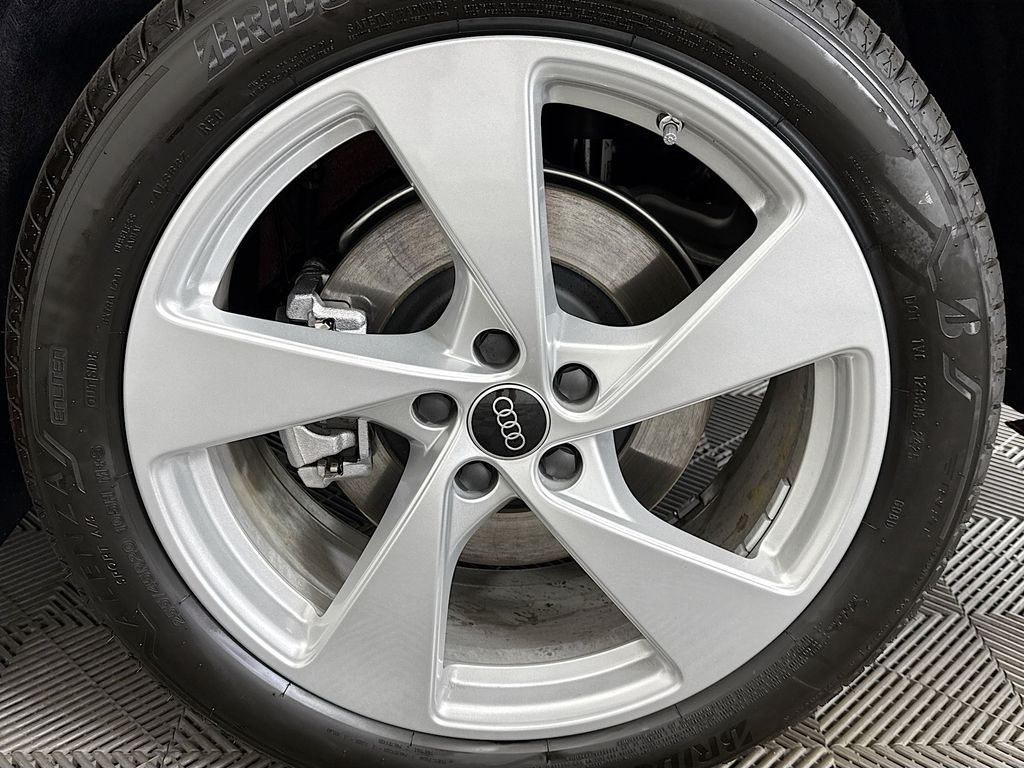 Thumbnail: 2025 Audi Q5 - 30