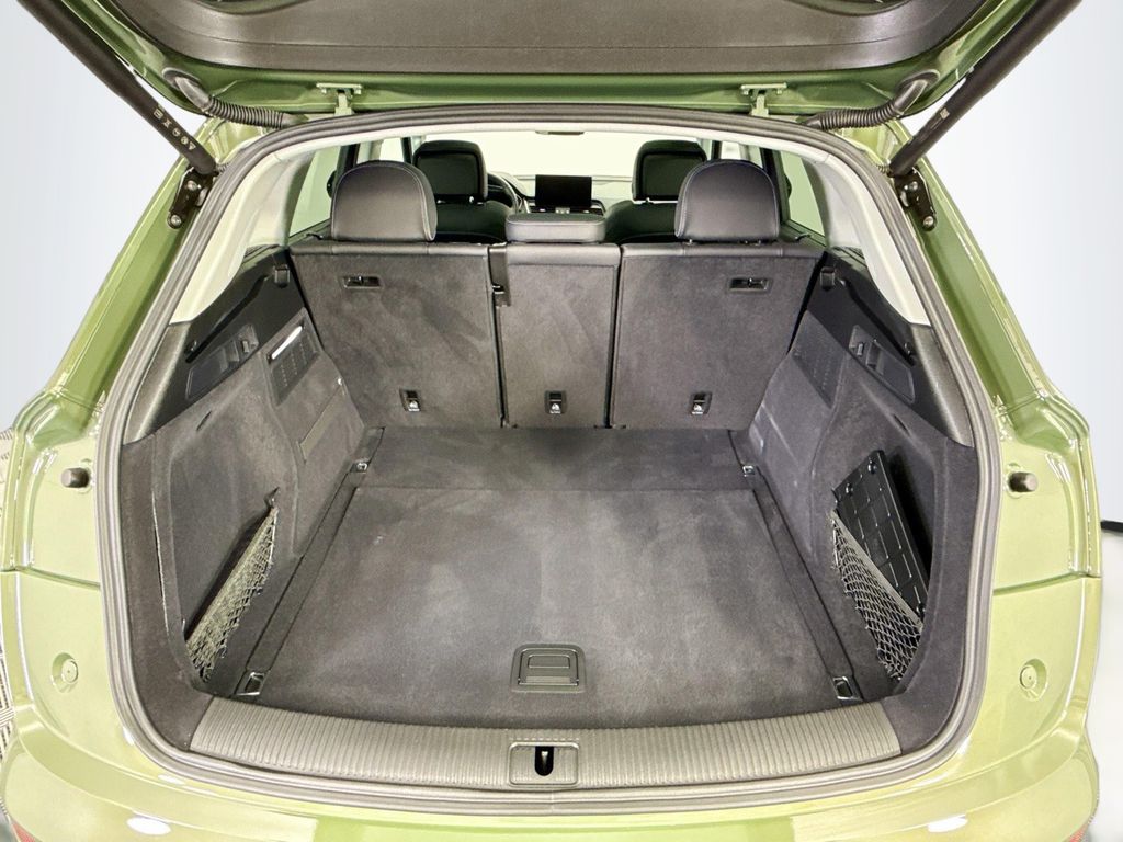 Thumbnail: 2025 Audi Q5 - 27