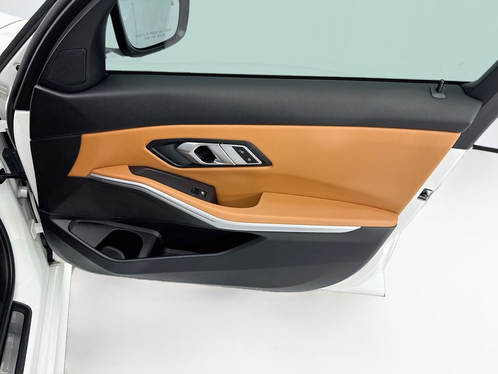 Thumbnail: 2023 BMW 3 Series - 24