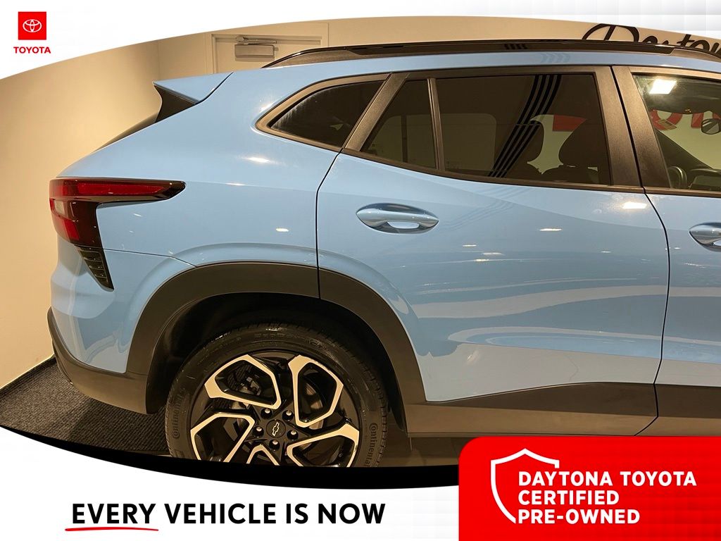 Used 2024 Chevrolet Trax SUV