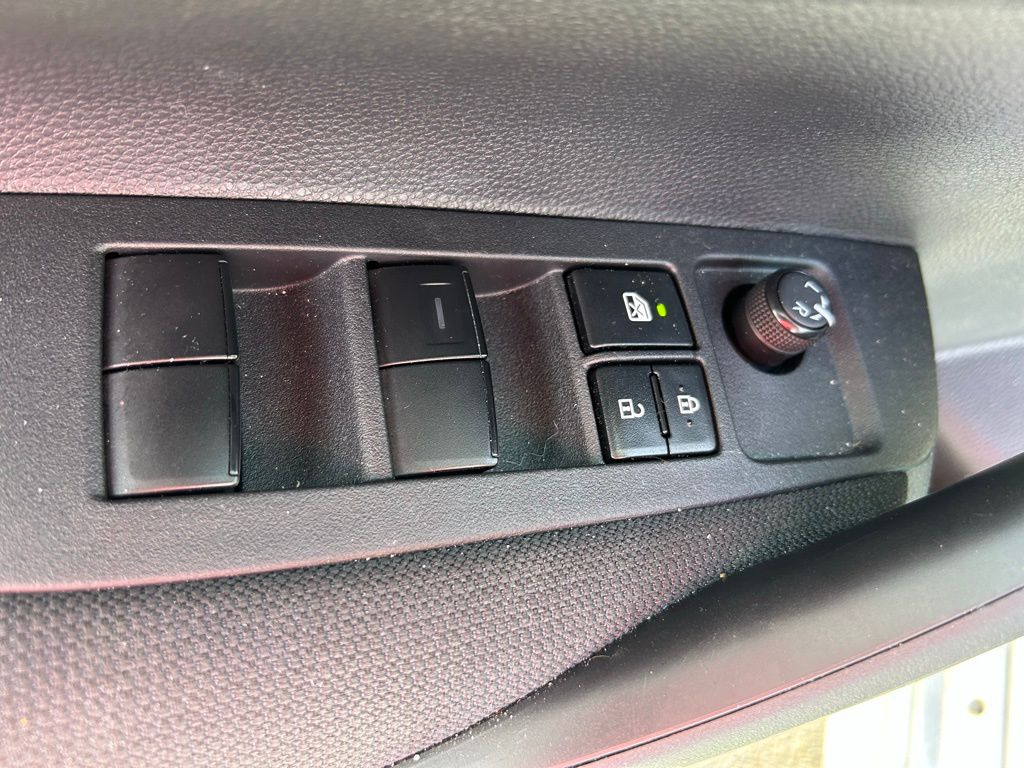 Thumbnail: 2025 Toyota Corolla - 16