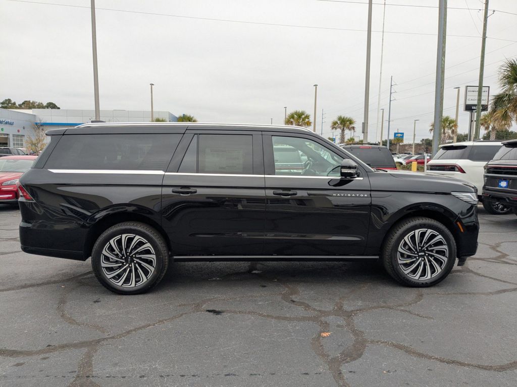 2025 Lincoln Navigator Black Label L