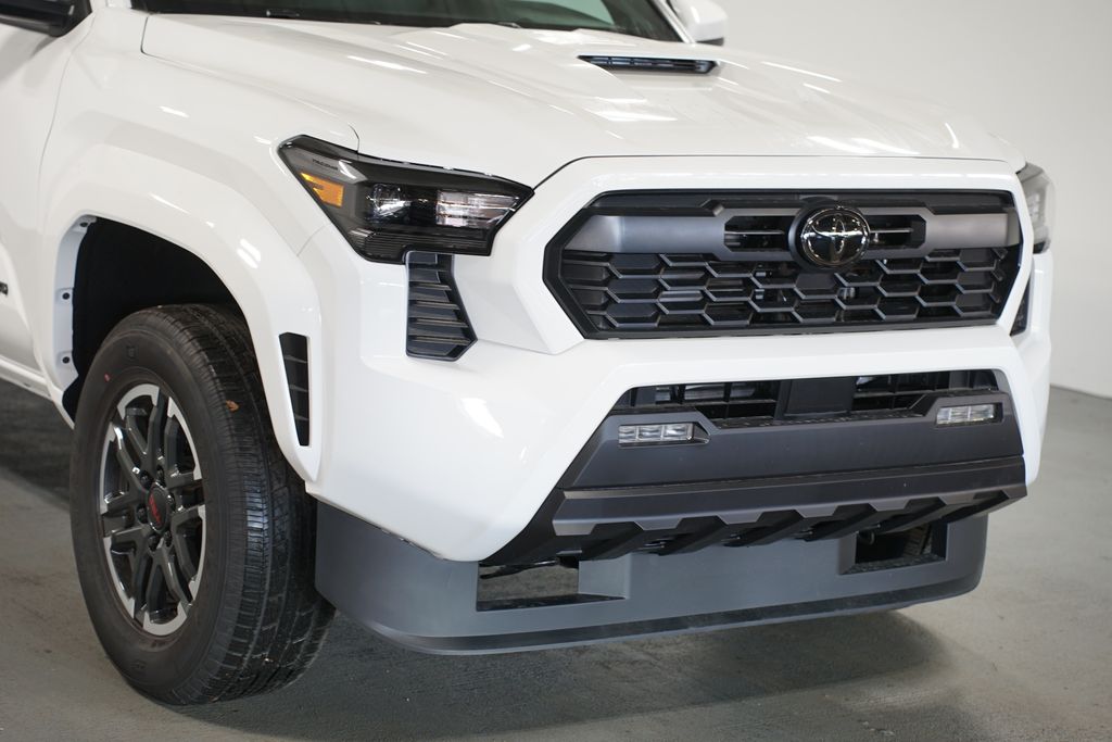 Thumbnail: 2025 Toyota Tacoma - 4