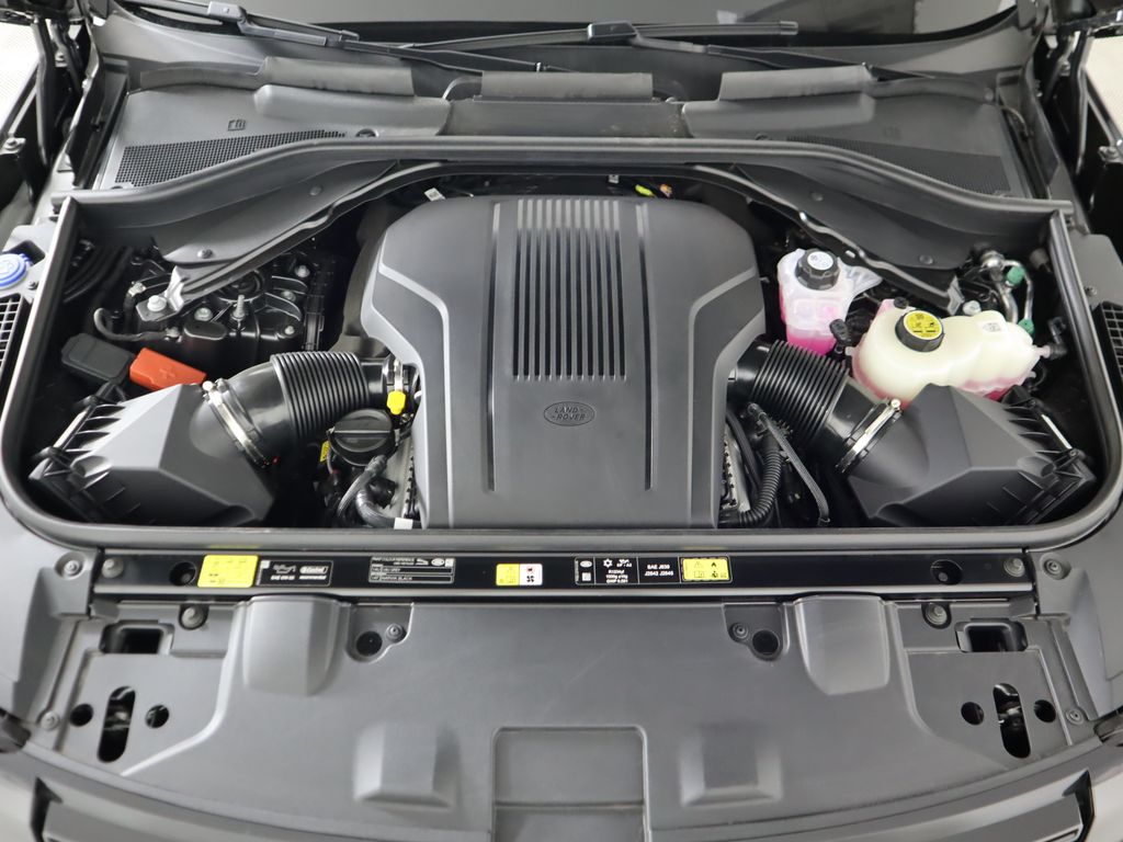 Thumbnail: 2025 Land Rover Range Rover - 31