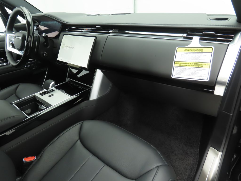 Thumbnail: 2025 Land Rover Range Rover - 17