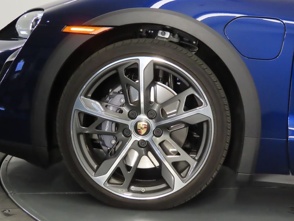Thumbnail: 2024 Porsche Taycan - 11