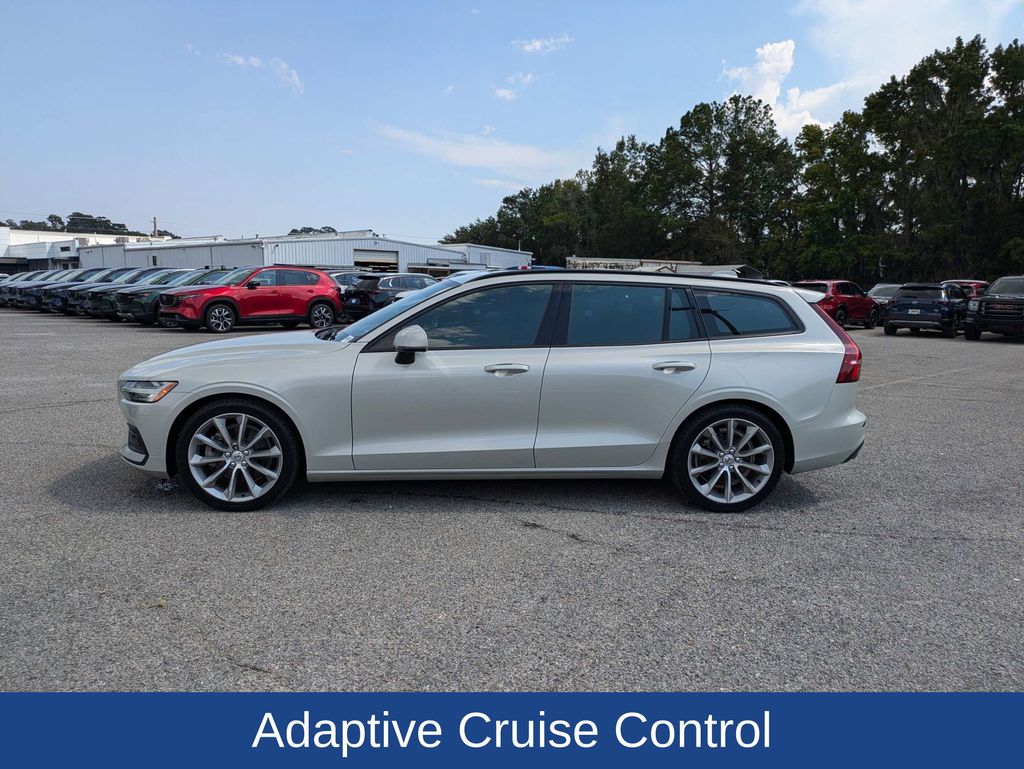 2020 Volvo V60 T5 Momentum