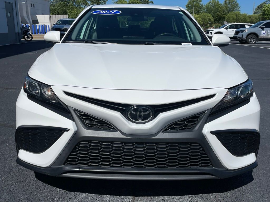 2021 Toyota Camry SE 9