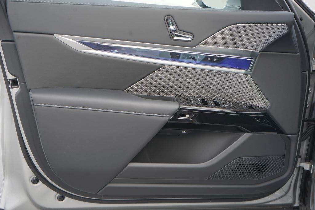 Thumbnail: 2024 BMW i7 - 9