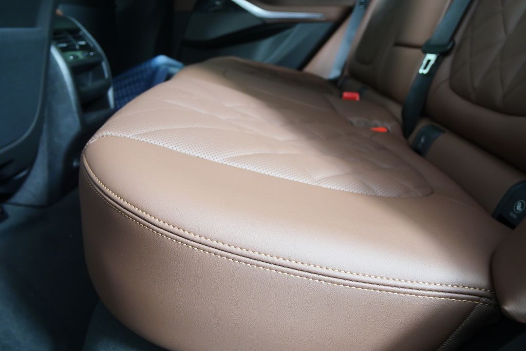 Thumbnail: 2026 BMW X5 - 15