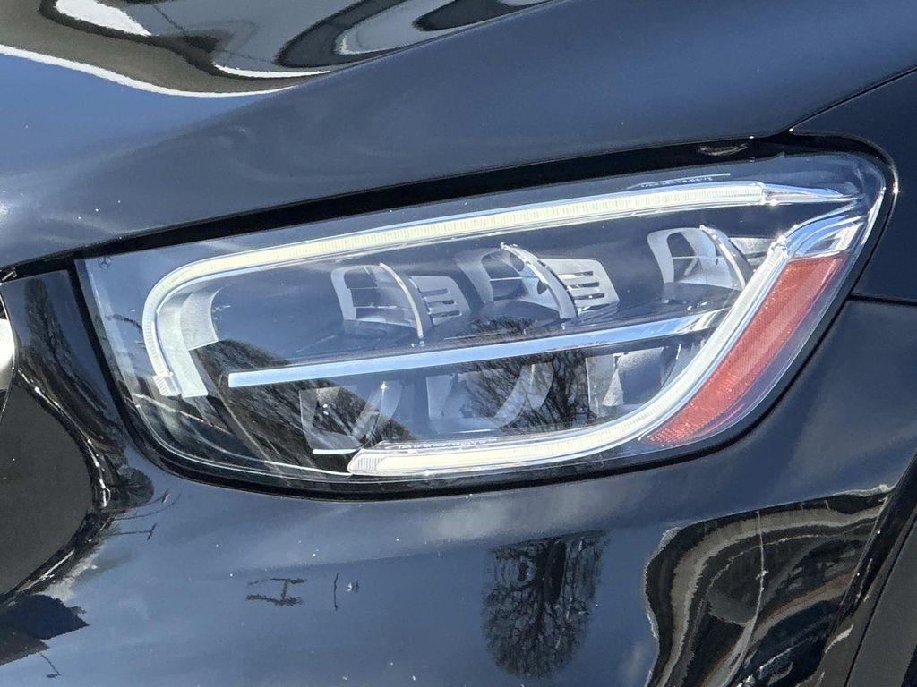 Thumbnail: 2022 Mercedes-Benz GLC - 3