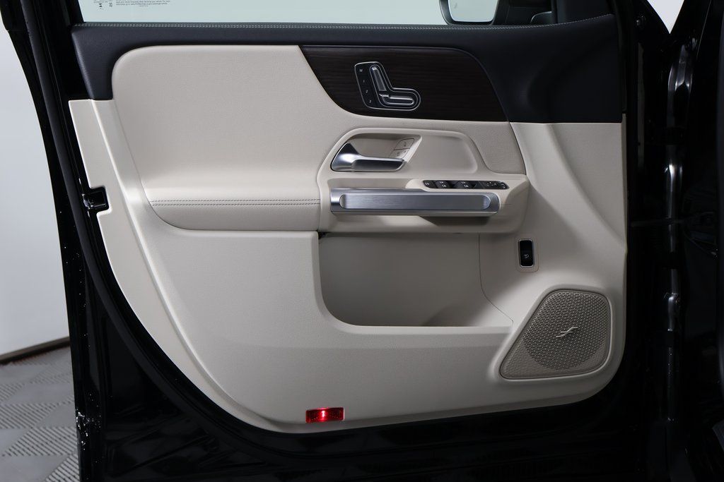 Thumbnail: 2025 Mercedes-Benz EQB - 7