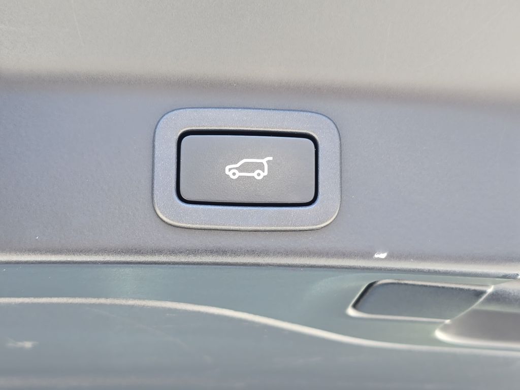 Used 2019  Jaguar 30t Prestige image 16