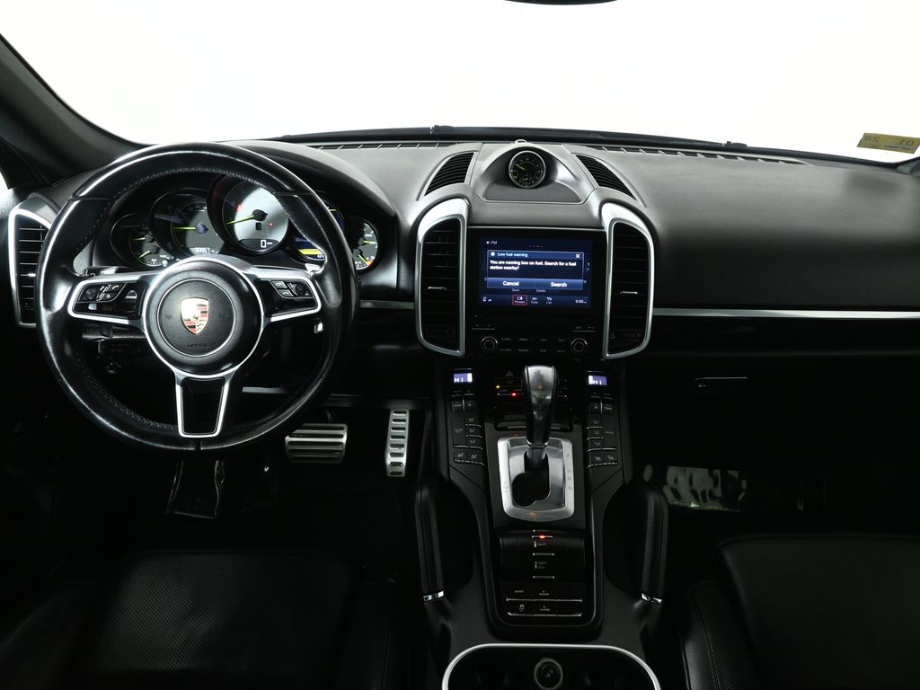 Thumbnail: 2017 Porsche Cayenne - 16