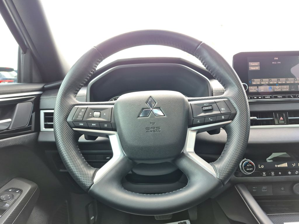 2022 Mitsubishi Outlander SE Launch Edition Gray at North Houston Mitsubishi