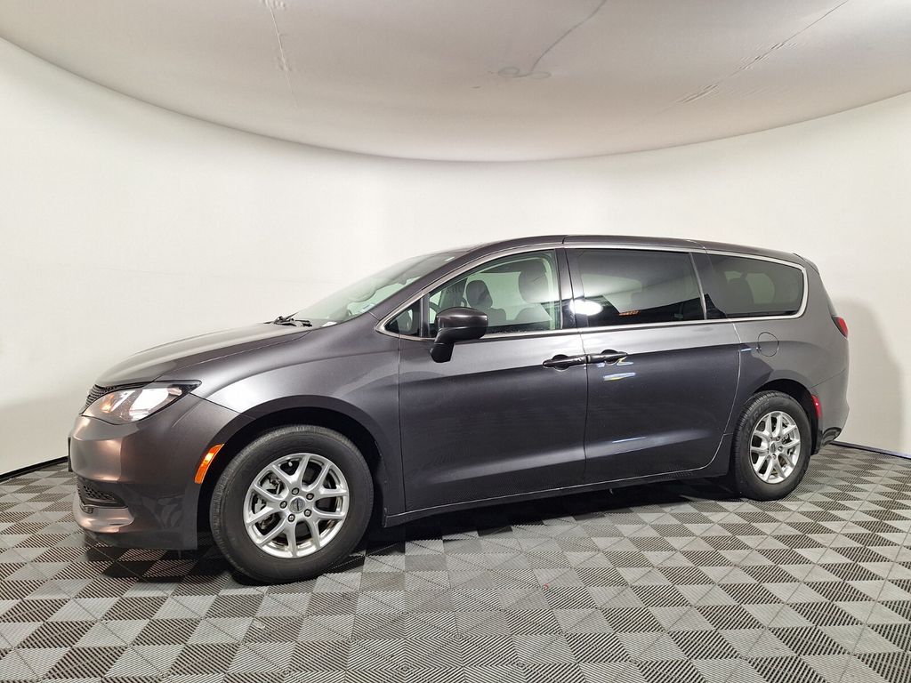 2023 Chrysler Voyager LX FWD